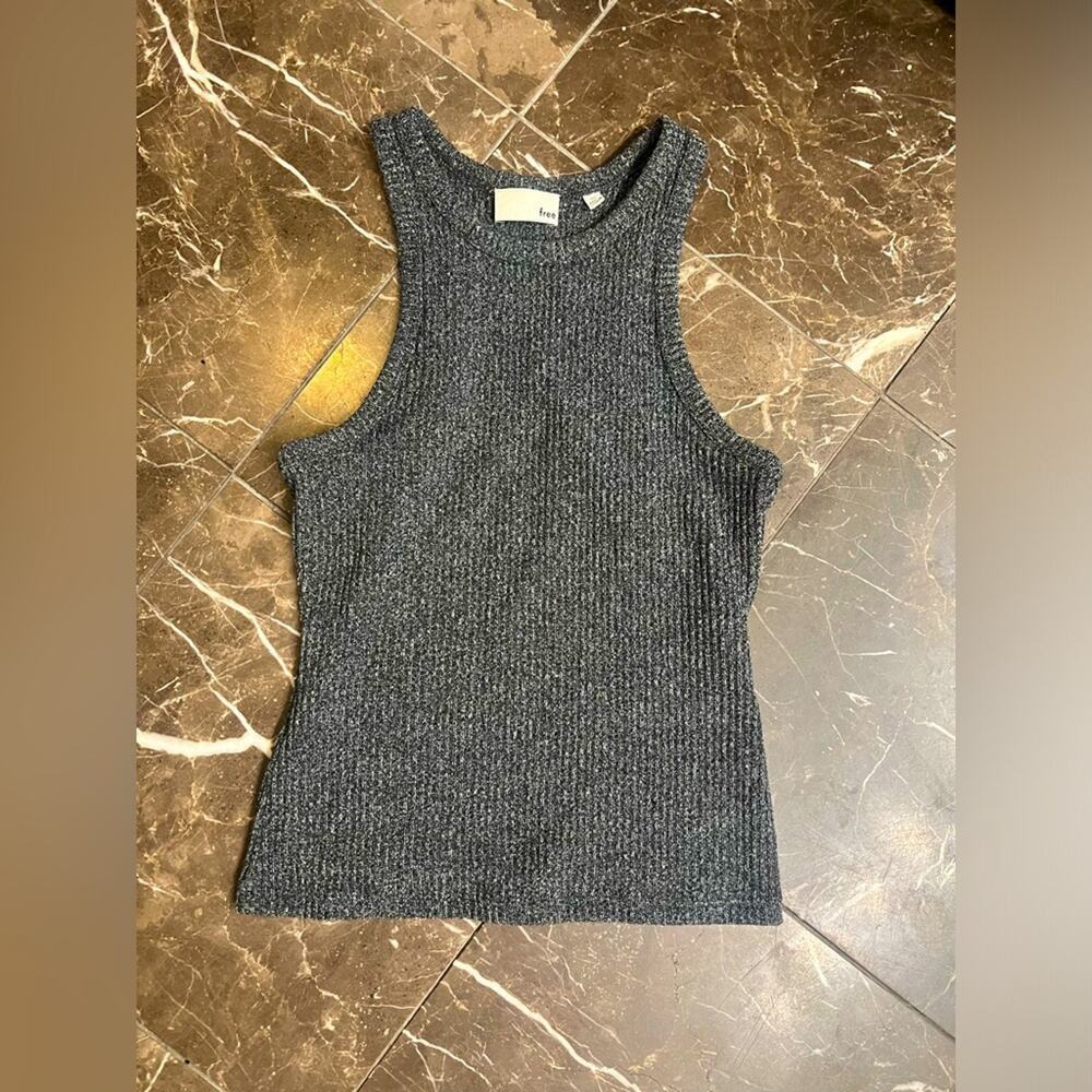 Aritzia Wilfred Free sculpt tank XS (fits up to 6 IMO)
